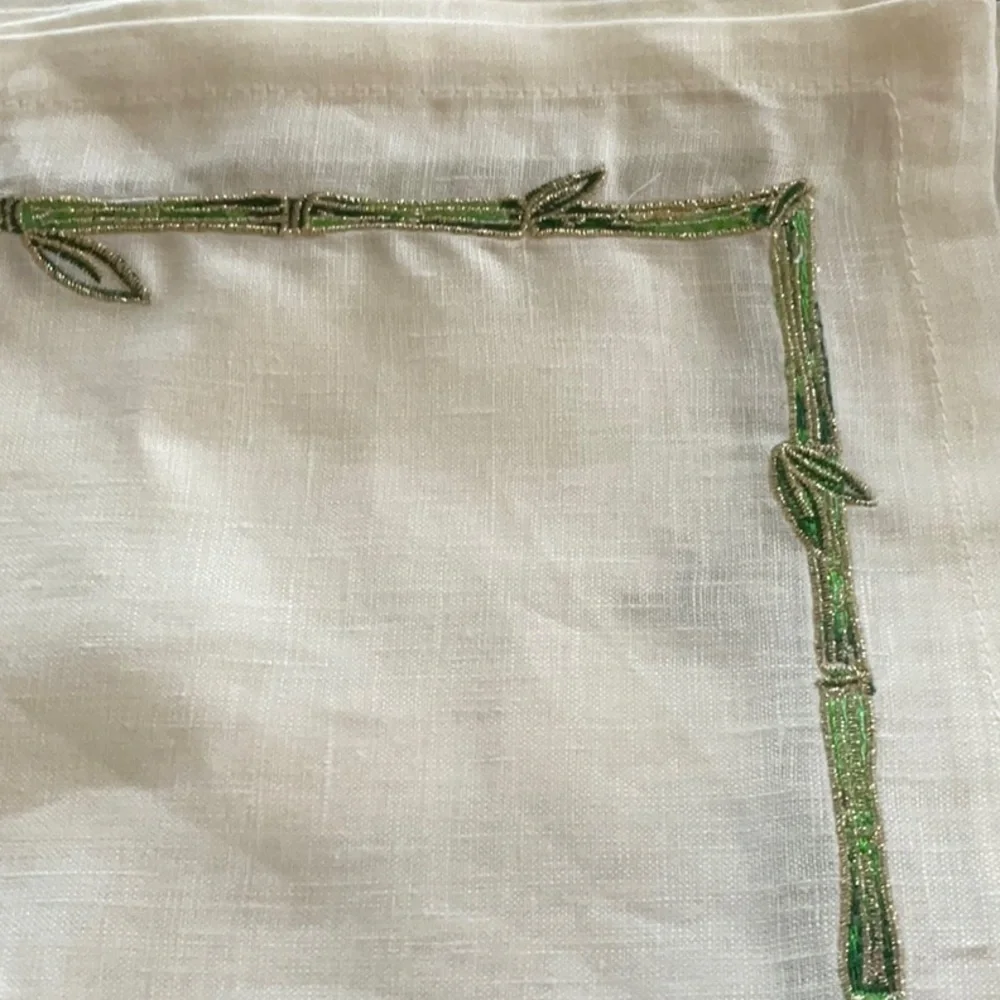 NWT KIM SEYBERT BAMBOO NAPKINS SET OF 2 WHITE LINEN Green with gold thread